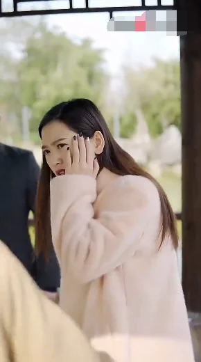 美艳人妻 海报