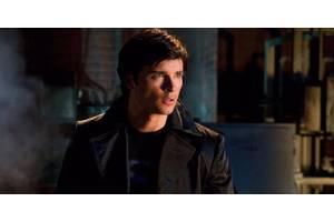 Tom Welling's Older Superman Gets A Futuristic Justice League 3000 Inspired Costume In Smallville Art