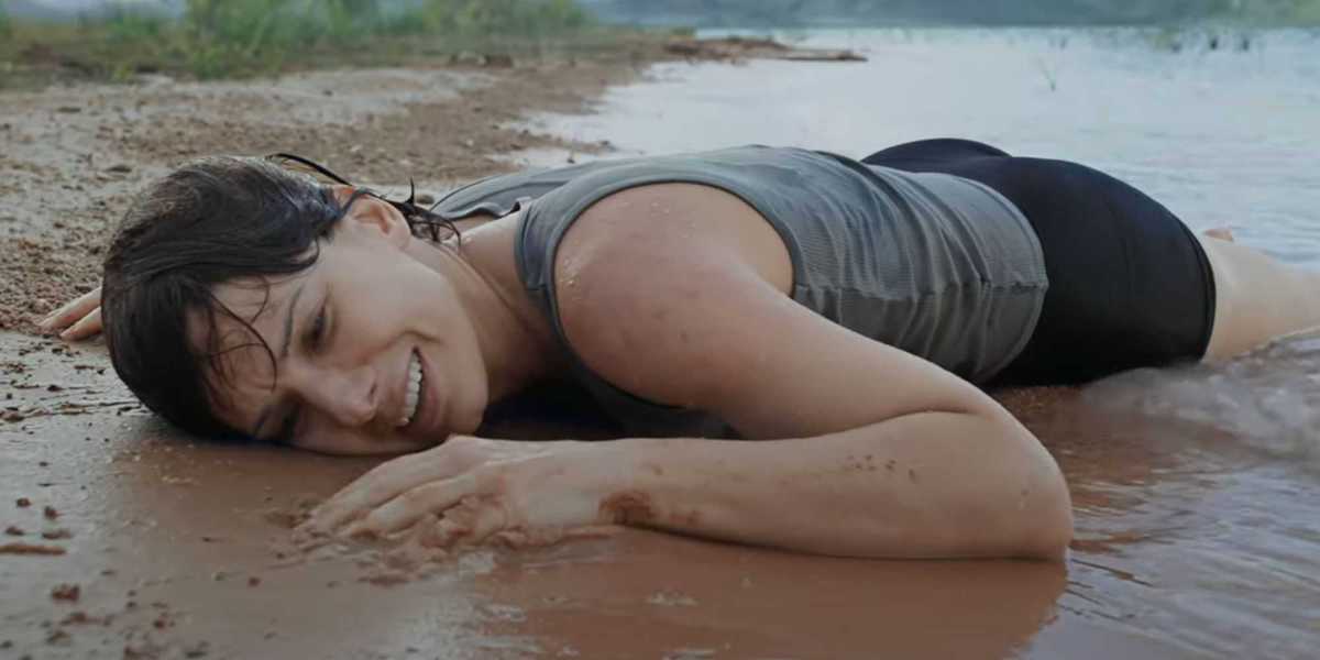 Gravity: The Real Meaning Of The Debris & How It Relates To Sandra Bullock's Character