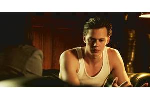 Nosferatu's Count Orlok Shares The Same Disturbing Power As Bill Skarsgård's Forgotten Netflix Vampire