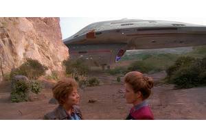Voyager Did Something No Star Trek Ship Had Done Before (Now It Happens All The Time)