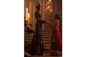 Gal Gadot’s Evil Queen Towers Over Snow White In New Image From Rachel Zegler’s Live-Action Remake