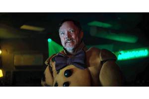 Five Nights At Freddy’s 2 Set Photo Reveals New Location, Rundown Pizzeria & OG Animatronic Designs