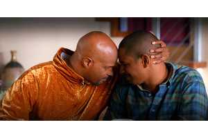 Damon Wayans Sr.’s Guest Appearance On This Damon Wayans Jr. Sitcom 13 Years Ago Paved The Way For Poppa’s House