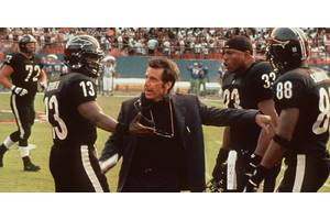 Cameron Diaz & Jamie Foxx’s Netflix Action Hit Is A Great Reminder To Watch Their Underrated 26-Year-Old Sports Movie With Al Pacino