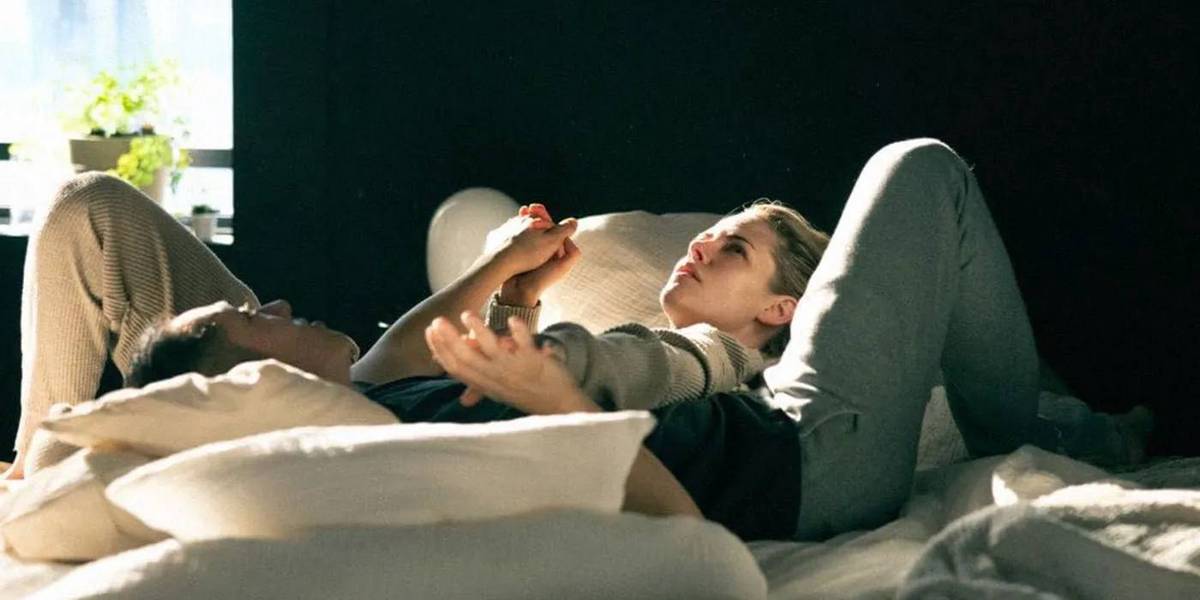 How Kristen Stewart & Steven Yeun Tried To Do Their "Best Human Impression" In Sci-Fi Romance Love Me Revealed By Stars