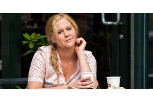 Watch Amy Schumer Recreate The Ending To Her $140M Hit Rom-Com Live During A Basketball Game