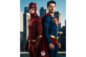 Tom Welling's Older Superman Suits Up And Joins Grant Gustin's The Flash For The Smallville And Arrowverse Crossover We Always Wanted In Stunning DC Art