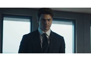 What Does Owen Hendricks Actually Do In The Recruit? His CIA Job Explained