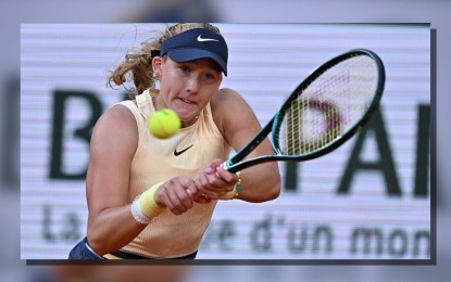 <p><strong>SHOCKER. </strong> Young starlet Mirra Andreeva unseats World Number 2 Aryna Sabalenka at French Open. Andreeva defeated Sabalenka in the women's singles quarterfinals of the Roland Garros on Wednesday (June 5, 2024). <em> (Anadolu)</em></p>