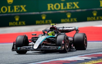 Hamilton beats Verstappen at British GP