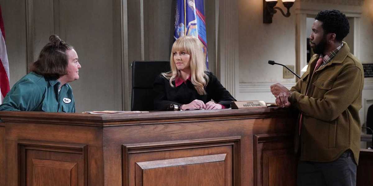 Betsy Sodaro speaking to Melissa Rauch in Night Court season 3