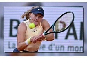 17-yr-old unseeded Russian shocks world No. 2 at French Open