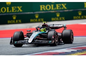 Hamilton beats Verstappen at British GP