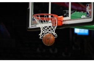 Cavs edge Hornets, extend win streak to 13