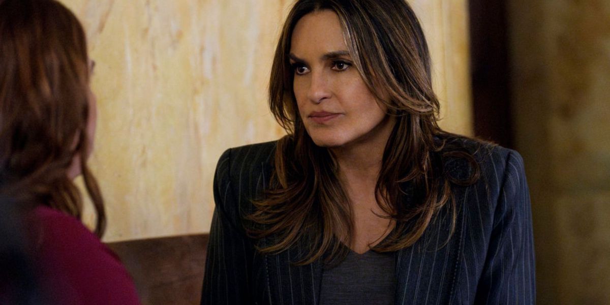 Law & Order SVU Benson sitting across from a victim