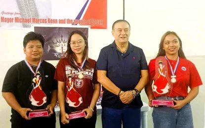 UP's Ferrer crowned Queen of North chess champion