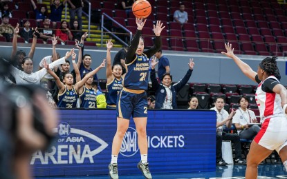 <p><strong>PRECISION.</strong> National University's Camille Clarin scores on a jumper against University of the East in the UAAP Season 87 women's basketball tournament at Mall of Asia Arena in Pasay City on Saturday (Oct. 26, 2024). The Lady Bulldogs won, 103-48, for a 9-0 card. <em>(UAAP photo)</em></p>