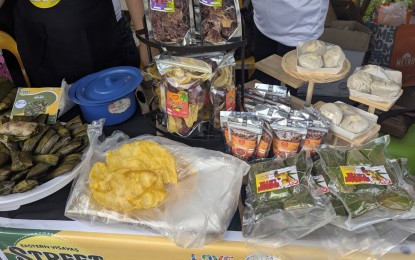 <p><strong>LOCAL CUISINE</strong>. Some local delicacies in Eastern Visayas sold in a food park in Tacloban City in this April 25, 2025 photo. The Department of Tourism (DOT) is strengthening its initiatives to promote Eastern Visayas’ food through the mainstreaming of local flavors in tour packages. <em>(PNA photo by Allyson Abad, OJT)</em></p>