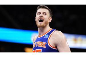 Knicks fans get bittersweet peek into future with Isaiah Hartenstein's dominance