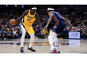 Knicks still in touch with top free agent as backup center search continues