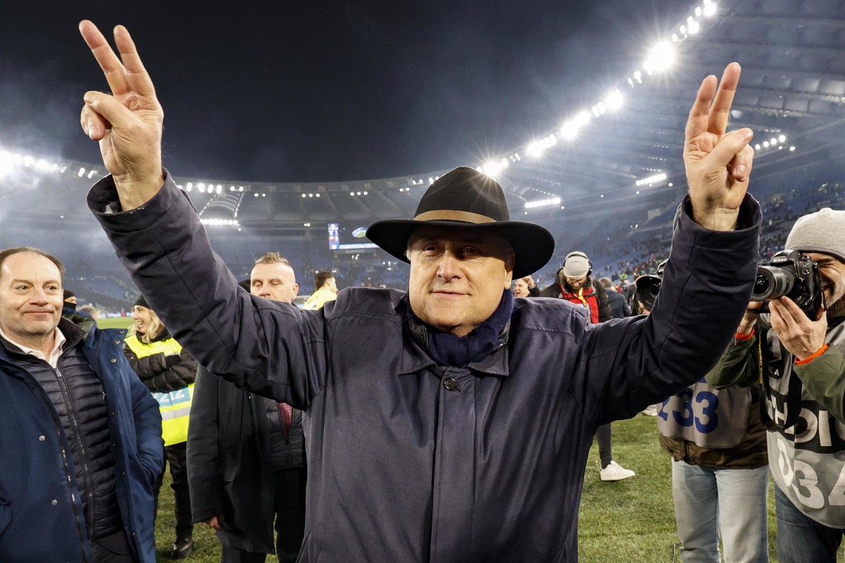 epa11068012 Lazios president Claudio Lotito celebrates after winning the Coppa Italia quarter final soccer match between SS Lazio and AS Roma, in Rome, Italy, 10 January 2024. EPA-EFE/FABIO FRUSTACI
