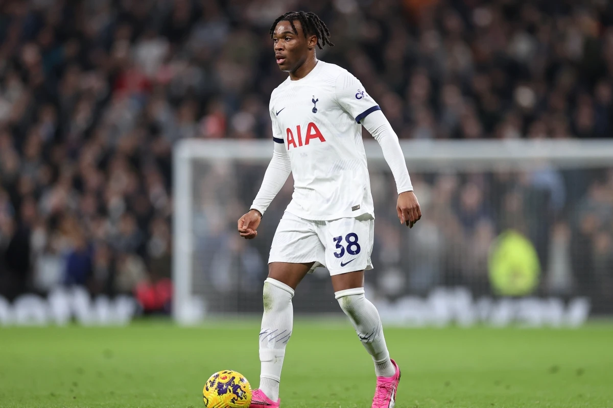LONDON, ENGLAND - JANUARY 31: Destiny Udogie of Tottenham Hotspur controls the ball during the Premier League match between Tottenham Hotspur and Brentford FC at Tottenham Hotspur Stadium on January 31, 2024 in London, England. (Photo by Ryan Pierse/Getty Images)