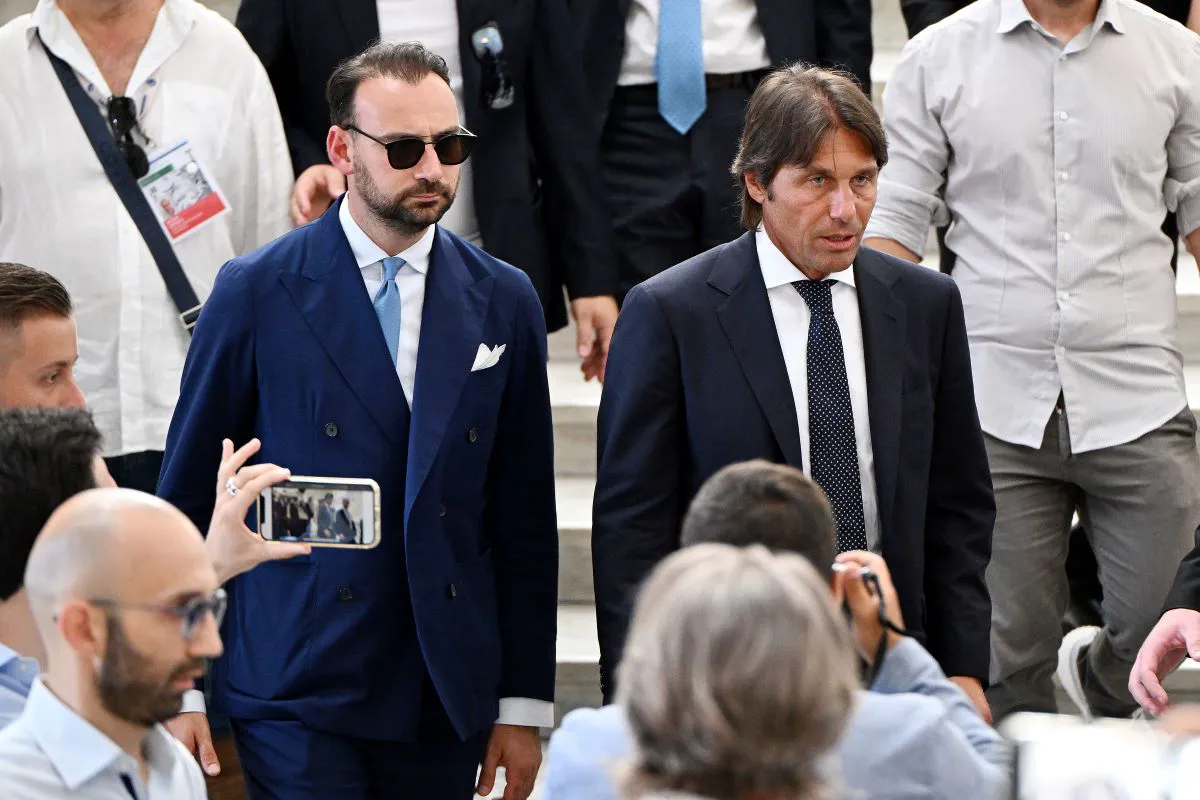 Napoli director Giovanni Manna and coach Antonio Conte