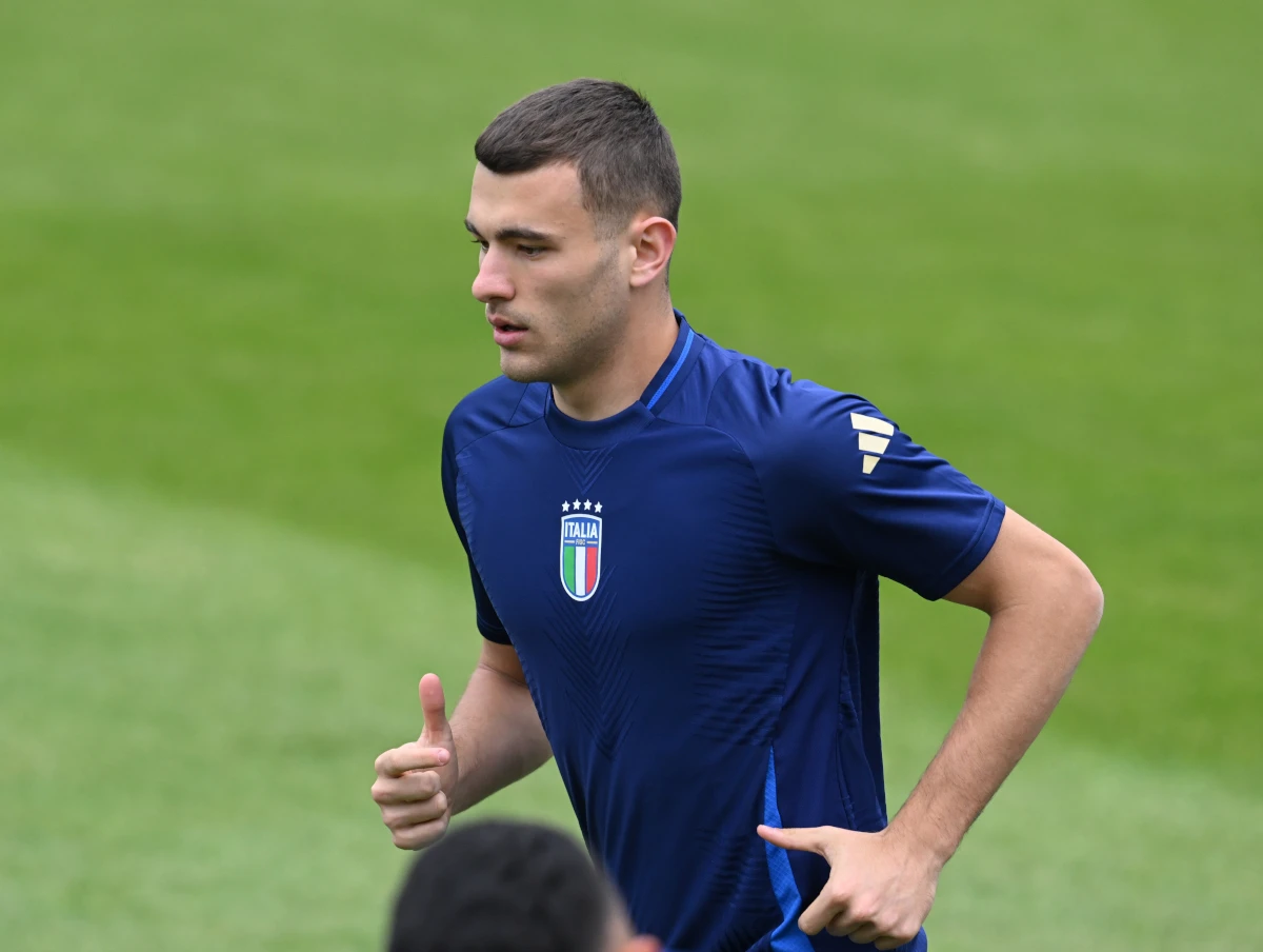 ISERLOHN, GERMANY - JUNE 14: Alessandro Buongiorno of Italy in action during a Italy training session at Hemberg-Stadion on June 14, 2024 in Iserlohn, Germany. (Photo by Claudio Villa/Getty Images for FIGC)