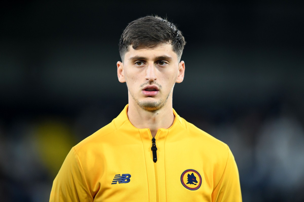 LA SPEZIA, ITALY - FEBRUARY 27: Marash Kumbulla of AS Roma looks on during the Serie A match between Spezia Calcio and AS Roma at Stadio Alberto Picco on February 27, 2022 in La Spezia, Italy. (Photo by Alessandro Sabattini/Getty Images)