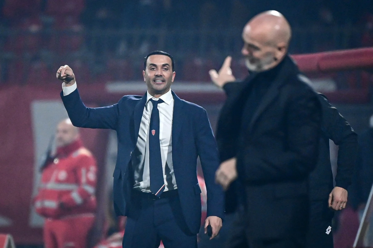 Monza's Italian coach Raffaele Palladino and AC Milan's Italian coach Stefano Pioli react during the Italian Serie A football match between AC Monza and AC Milan at the Brianteo stadium in Monza, on February 18, 2024. (Photo by Piero CRUCIATTI / AFP) (Photo by PIERO CRUCIATTI/AFP via Getty Images)