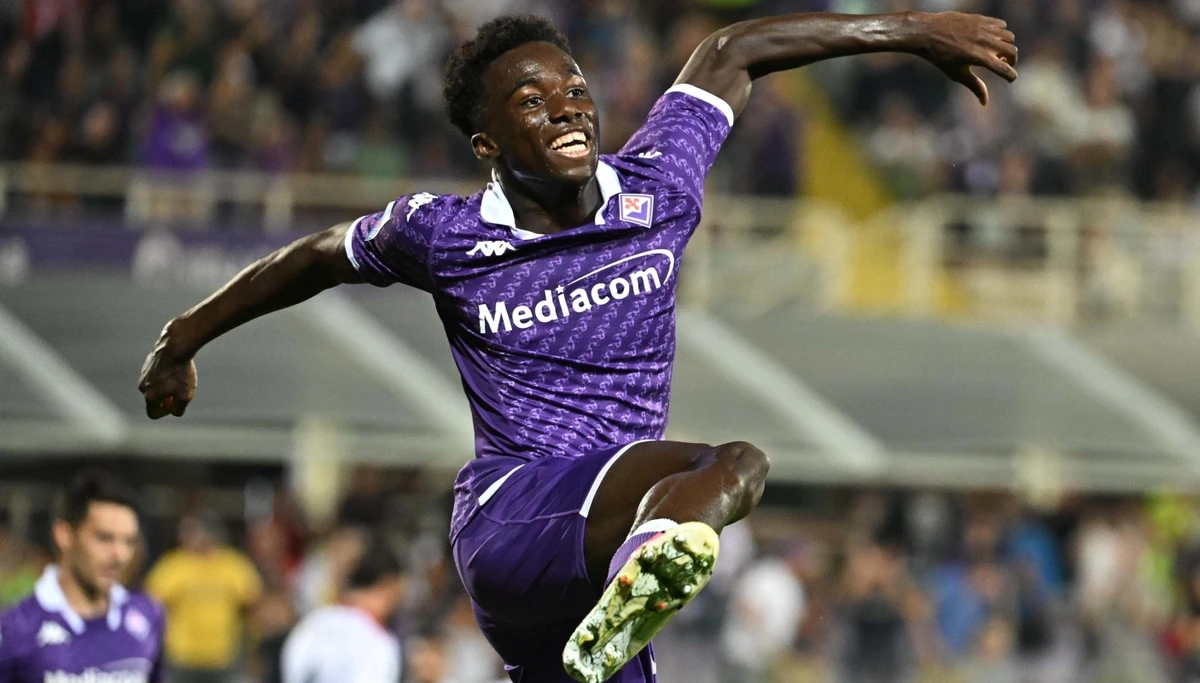 epa10896286 Fiorentina's Michael Kayode celebrates scoring the 2-0 goal during the Italian Serie A soccer match between ACF Fiorentina and Cagliari Calcio in Florence, Italy, 02 October 2023. EPA-EFE/CLAUDIO GIOVANNINI