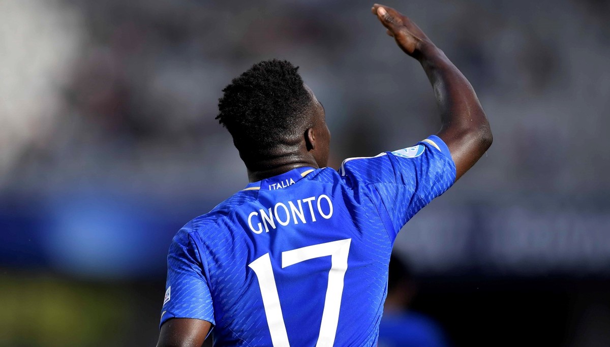 epa10710974 Italy’s Wilfried Gnonto celebrates after scoring the team's second goal during the UEFA Under-21 Championship group stage match between Switzerland and Italy in Cluj, Romania, 25 June 2023. EPA-EFE/ALEX NICODIM