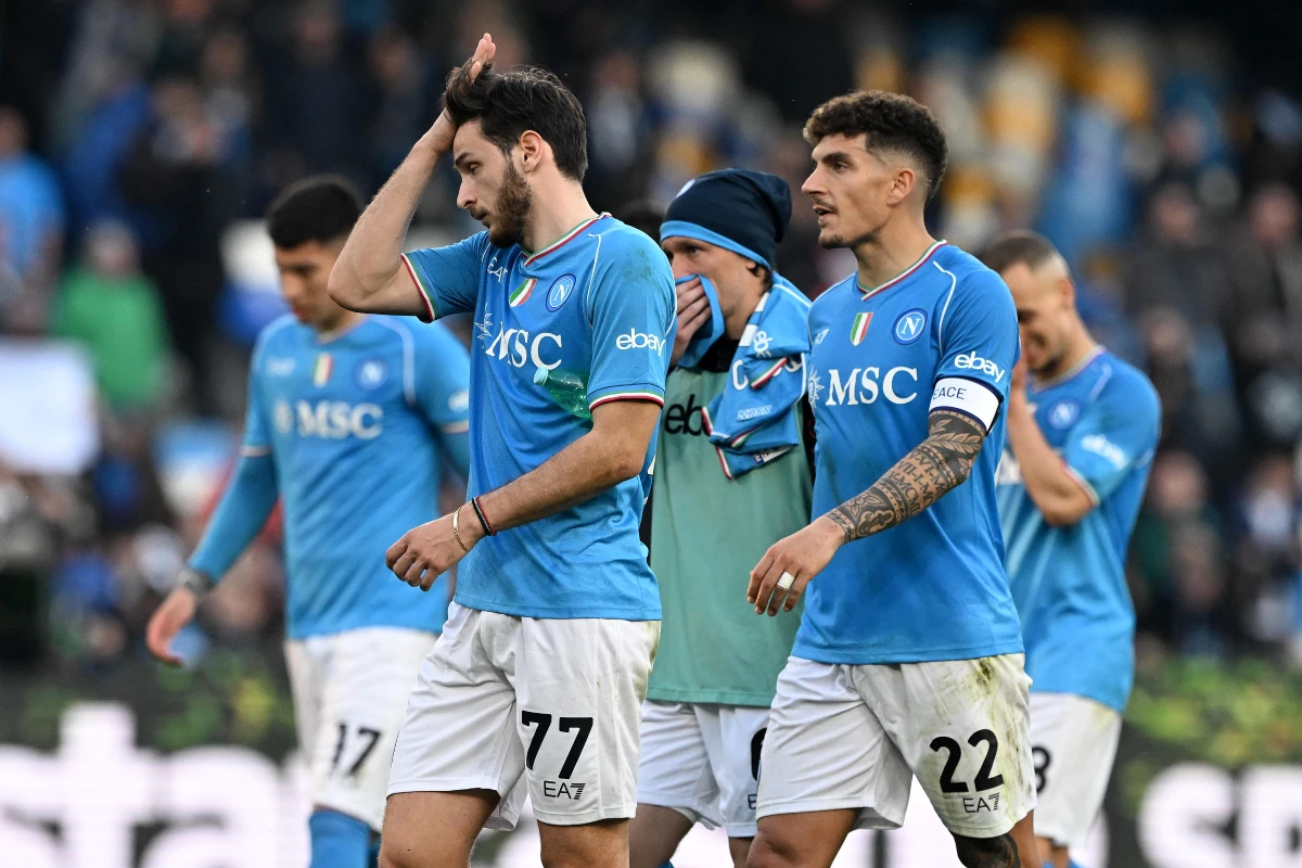 NAPLES, ITALY - FEBRUARY 17: SSC Napoli players show their disappointment after the Serie A TIM match between SSC Napoli and Genoa CFC - Serie A TIM at Stadio Diego Armando Maradona on February 17, 2024 in Naples, Italy. (Photo by Francesco Pecoraro/Getty Images)