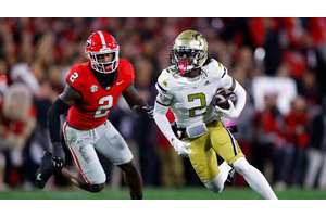 The 5 best available college football players in the Transfer Portal