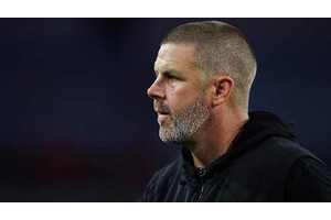 Gator fans go ballistic over Florida's decision to retain Billy Napier