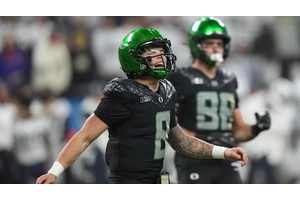 Oregon replaced as the favorite to win the national championship