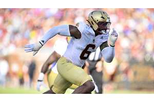 Micah Parsons just guaranteed Donovan Ezeiruaku the best rookie gift possible