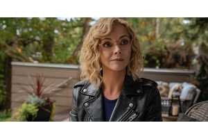 How Yellowjackets Season 3, Episode 9 Earns Van's Tragic Fate Addressed By Director Ben Semanoff