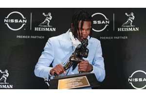 Fans come to the defense of Ashton Jeanty after Travis Hunter wins the Heisman