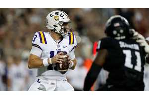 Fans blown away by ESPN's decision for College GameDay celebrity pickers in Week 11