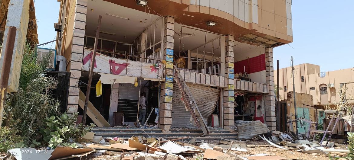 A destroyed building in the Omdurman area of Sudan, where the war that has been ongoing since April 15th has caused widespread destruction to infrastructure. A destroyed building in the Omdurman area of Sudan, where the war that has been ongoing since April 15th has caused widespread destruction to infrastructure.