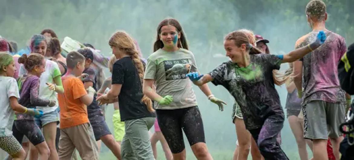 Children playing during a UNESCO-led summer camp in Ukraine Children playing during a UNESCO-led summer camp in Ukraine