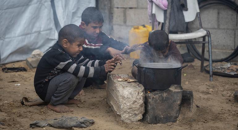 Gazans ‘in terror’ after another night of deadly strikes and siege | UN News