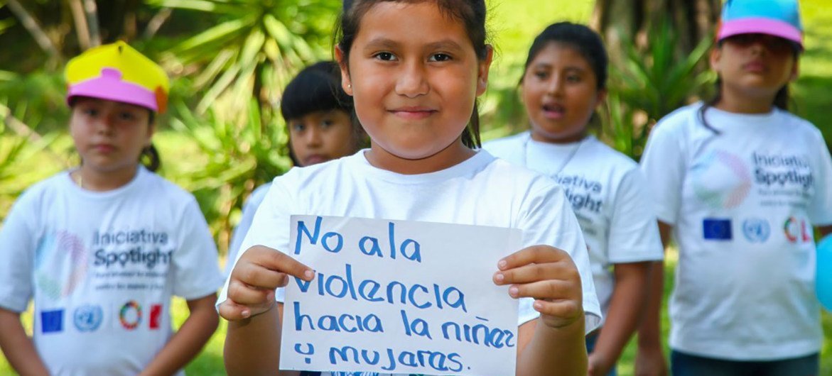 Young girls campaign to end violence against women and girls in El Salvador. Young girls campaign to end violence against women and girls in El Salvador.