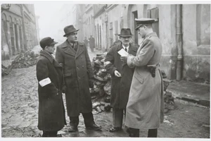 Shuttering ‘rabbit holes’ of hate: Holocaust survivors send powerful message in new documentary | UN News