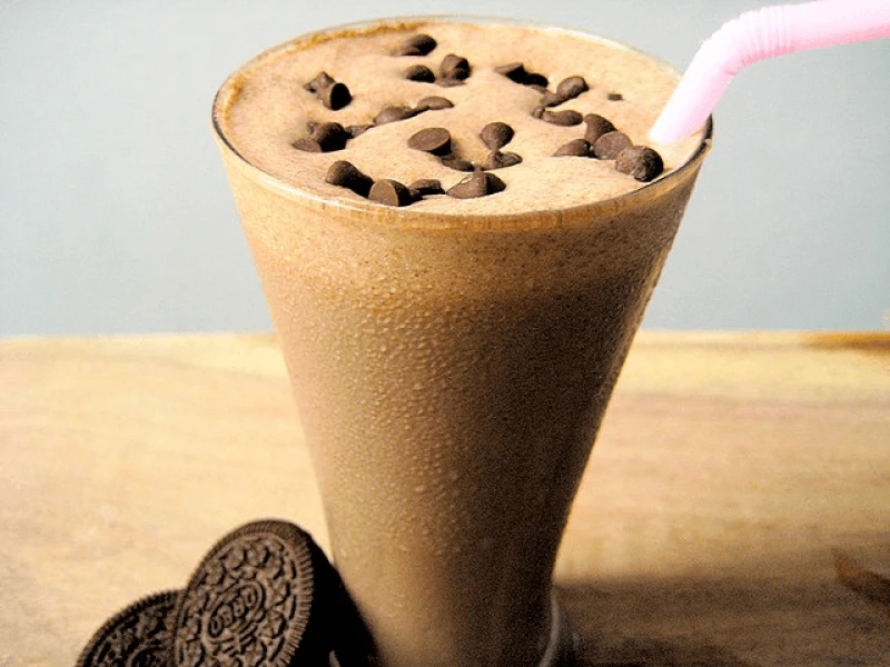 The authors prepared several milkshakes with varying fat and sugar contents and placed a sample of each between two pig tongues procured from a local butcher. Credit: Sonia Goyal via CC-BY-SA-2.0