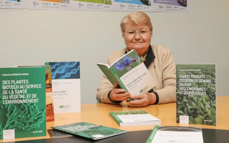 The author alongside previous works. Credit: Jean-Philippe Gionnet