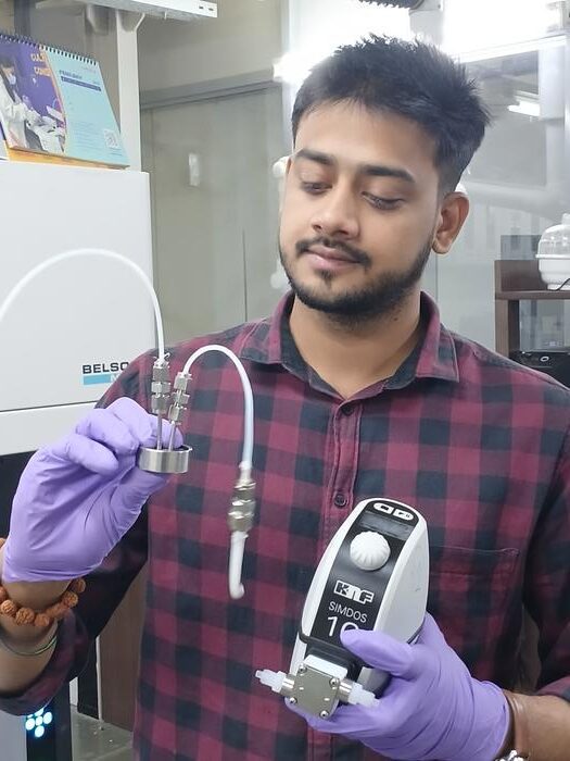 Cross flow microfluidic setup developed at Ritesh Haldar’s Lab