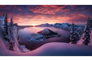 Most Gorgeous Hikes: Crater Lake Is a Winter Wonderland